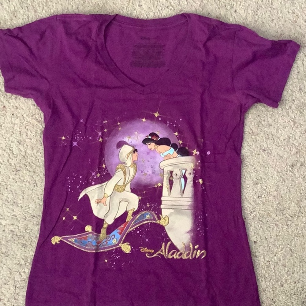 Disney Store Women’s Princess Jasmine and Aladdin T-Shirt (Size Small)